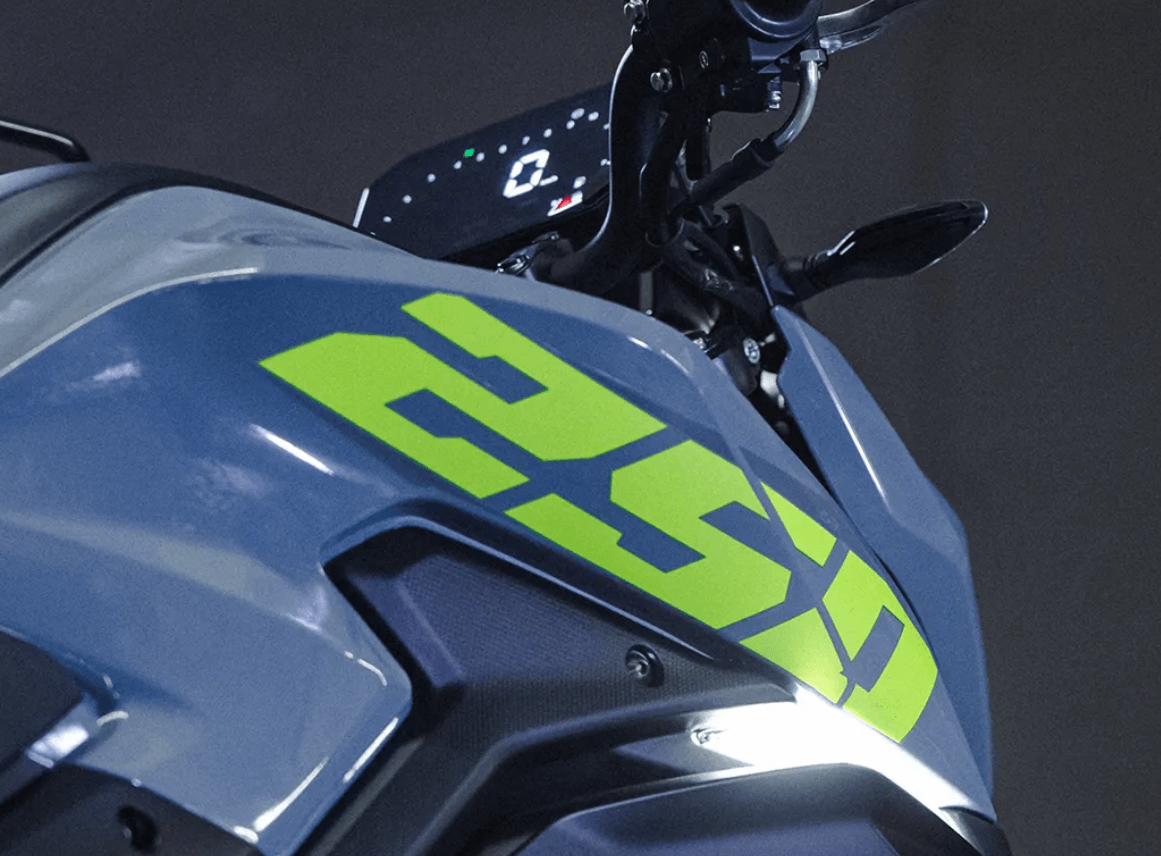 AKT 250 R - vista 4