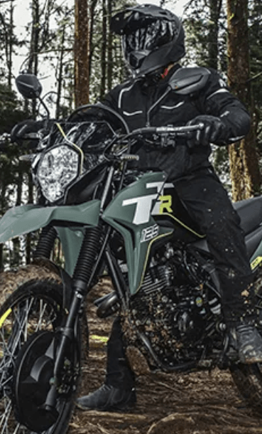 AKT TTR 125 Verde militar - vista 1